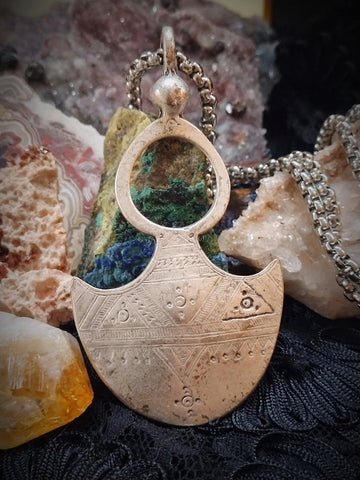 DESERT STAR PRIESTESS COSMIC KEY RELIC OF EXTRATERRESTRIAL BLOODLINES