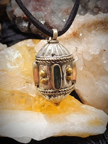 The Djinn’s Secret Chamber – Living Spirit Occult Ancient Relic