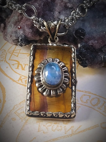 ILLUMINATI BROTHERHOOD PORTAL OF ARTEMIS COMMAND THE WORLD 300